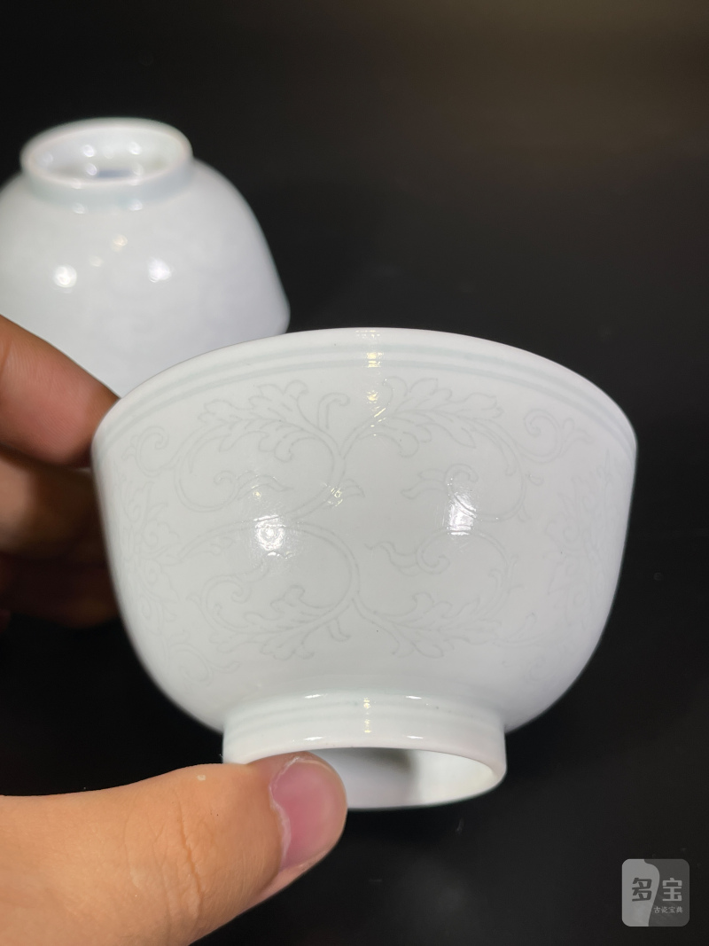 清乾隆 白釉暗刻花卉纹茶圆一对 - 图11